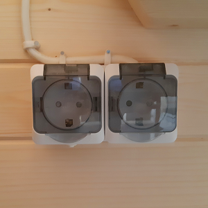 Дополнительная двойная розетка в комнате отдыха